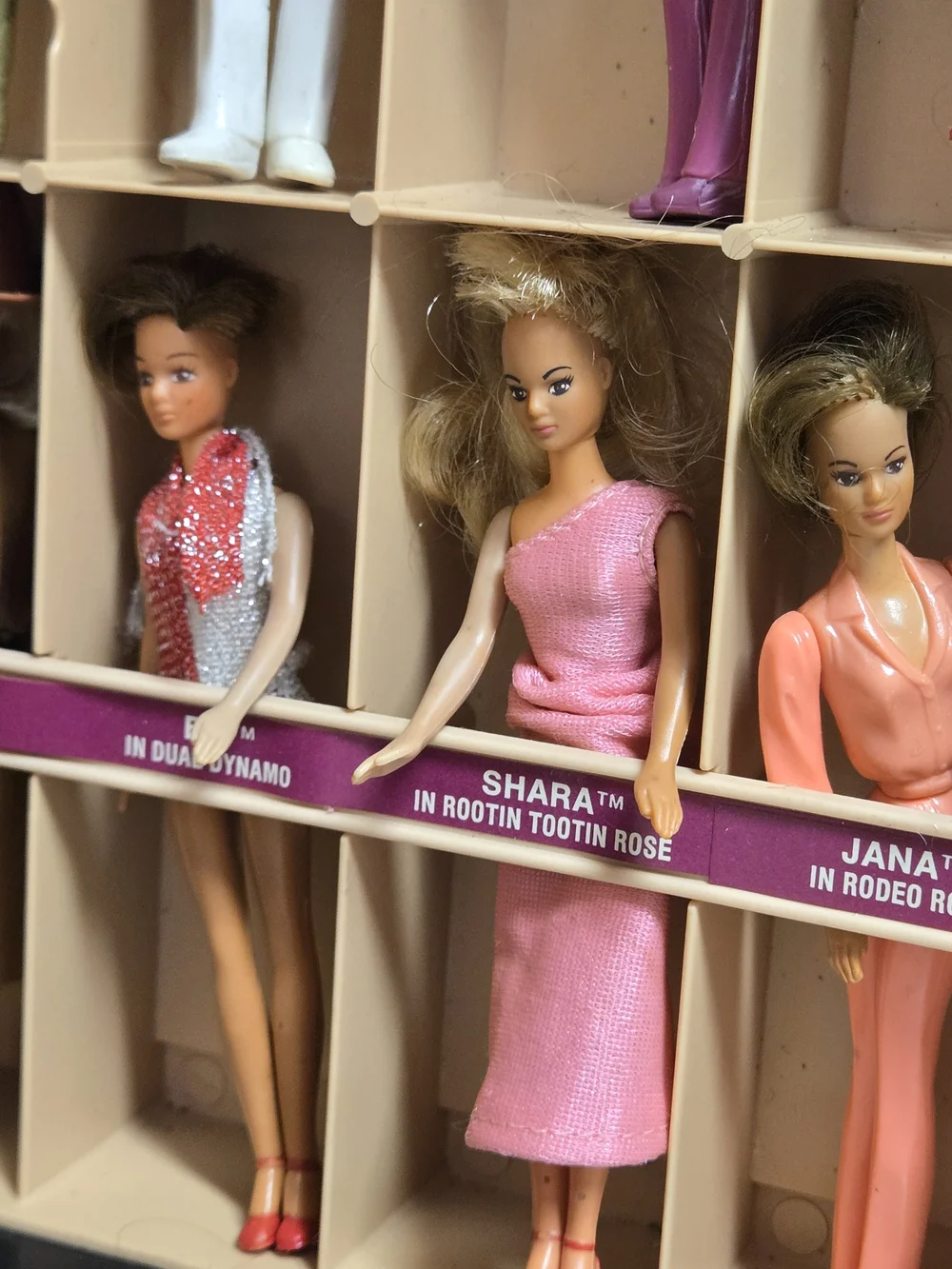 Glamour Gals Showplace Playset By KENNER 1981